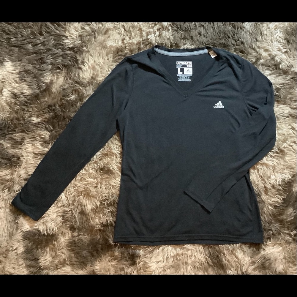 ADIDAS t- shirt 🏃🏻‍♀️